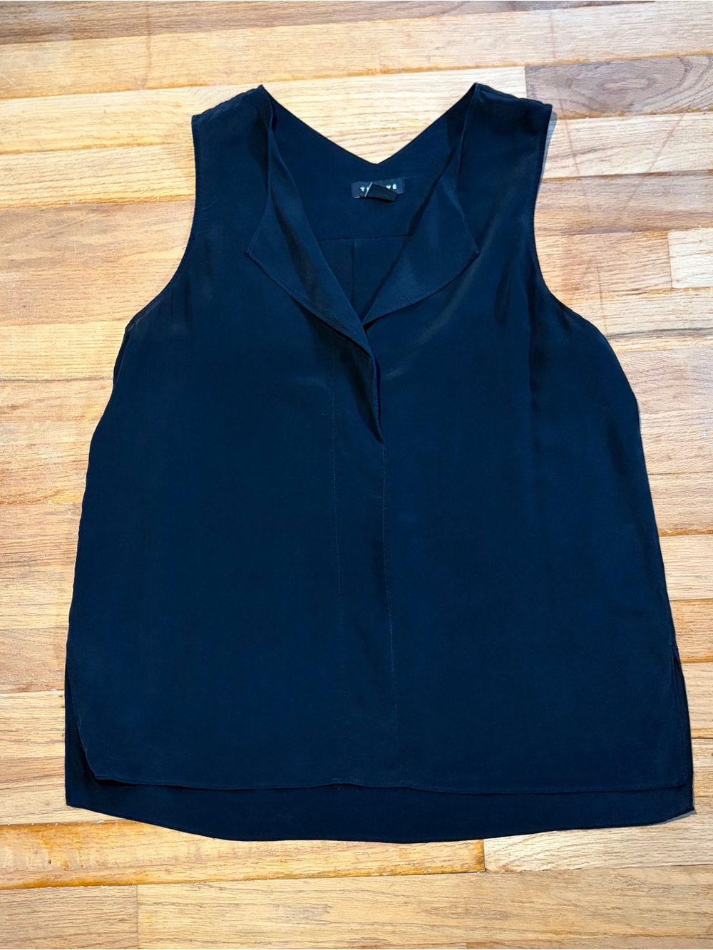 Trouvé 100% Silk Black Sleeveless Top Size Medium